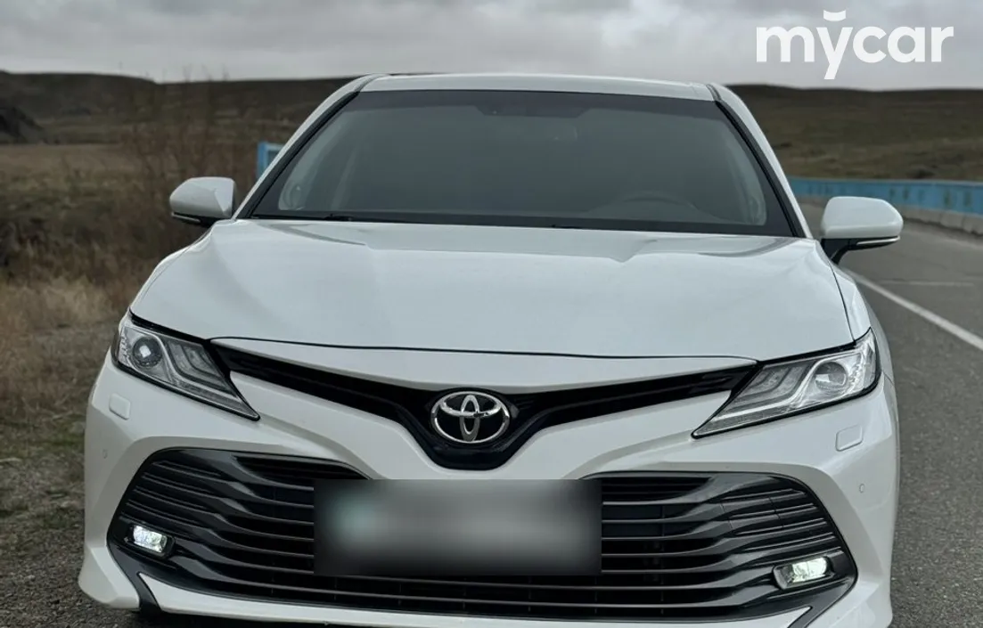 Toyota Camry 2019