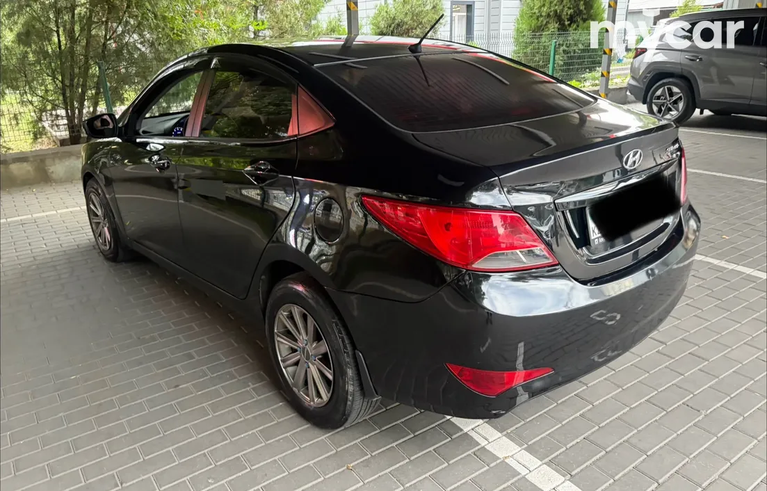 Hyundai Solaris 2015