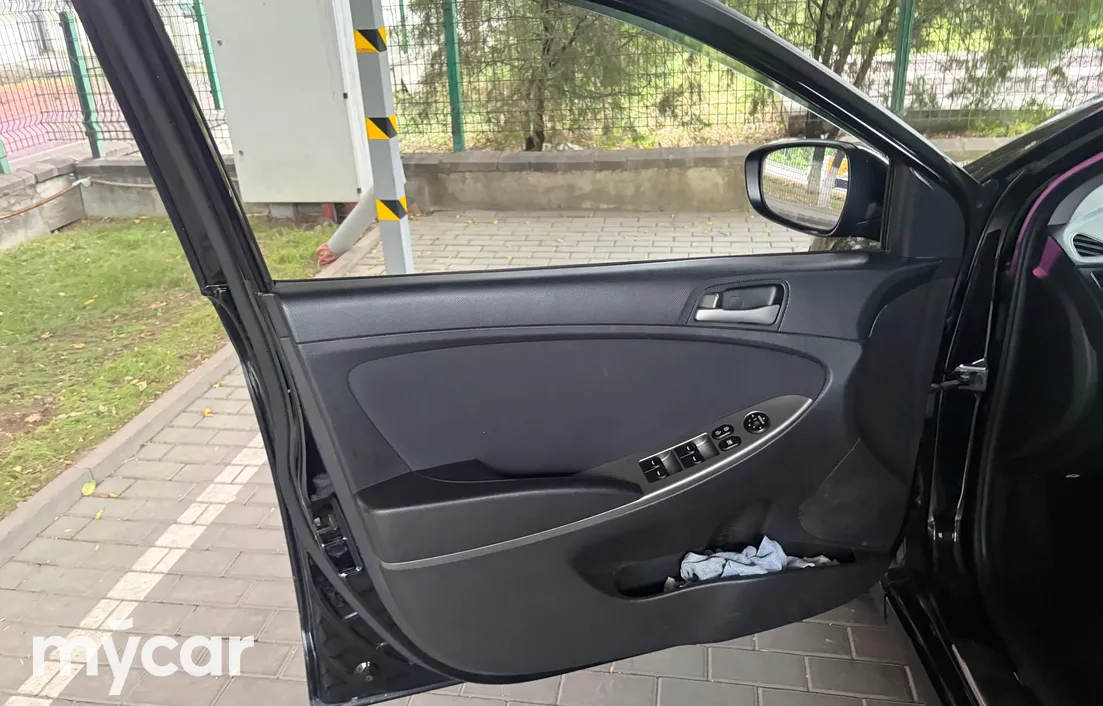 Hyundai Solaris 2015