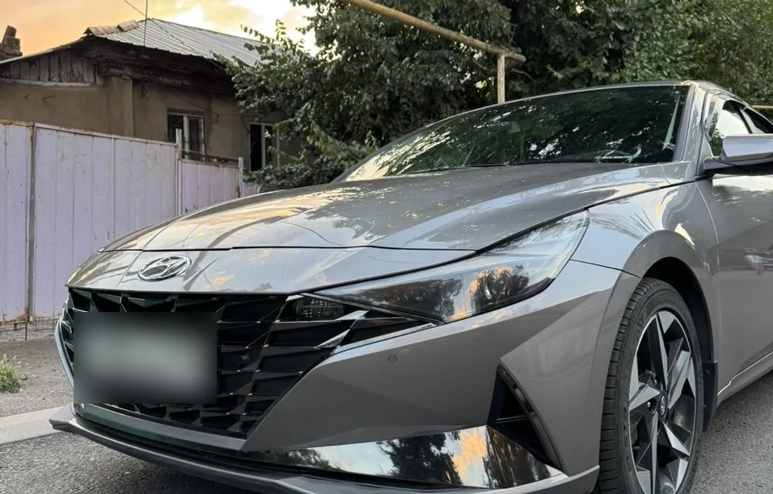 Hyundai Elantra 2023