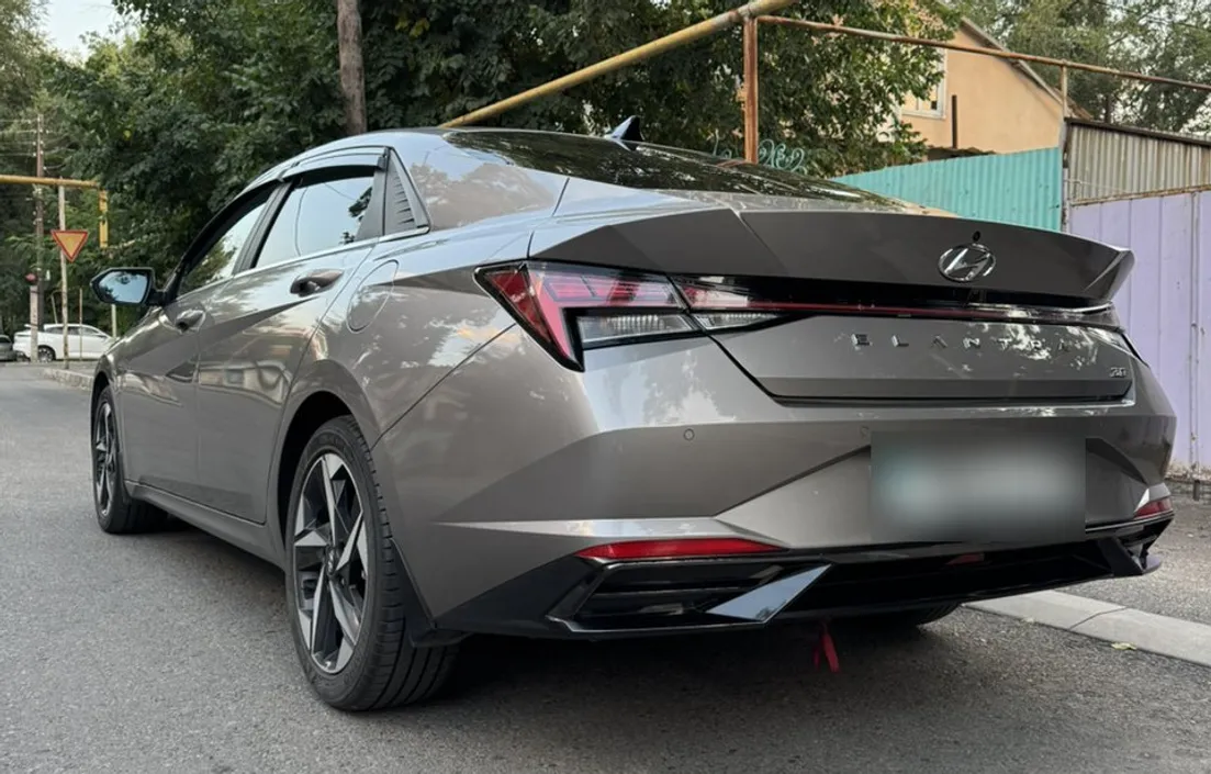 Hyundai Elantra 2023