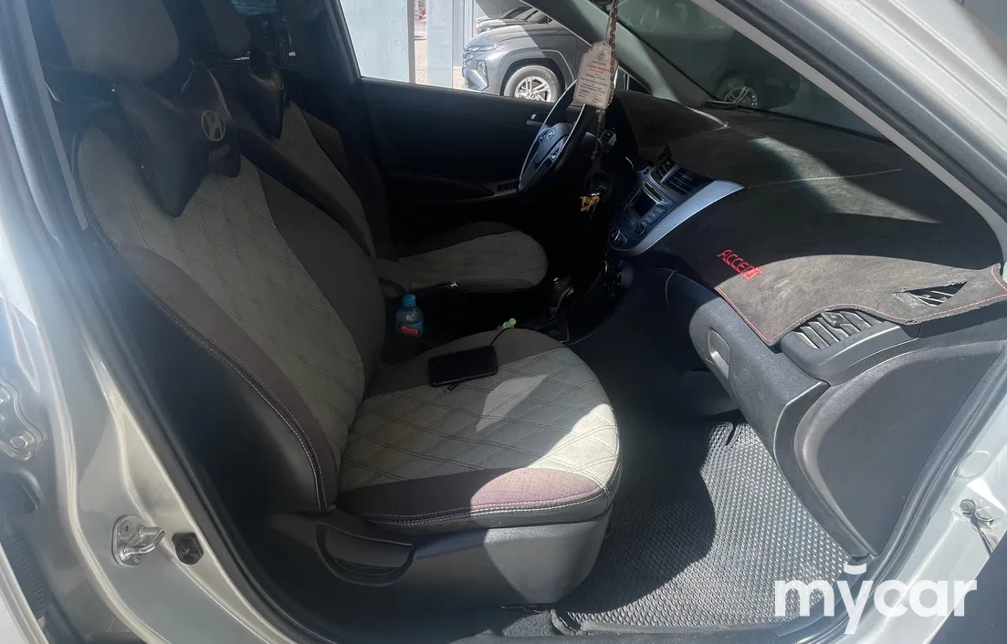 Hyundai Accent 2015