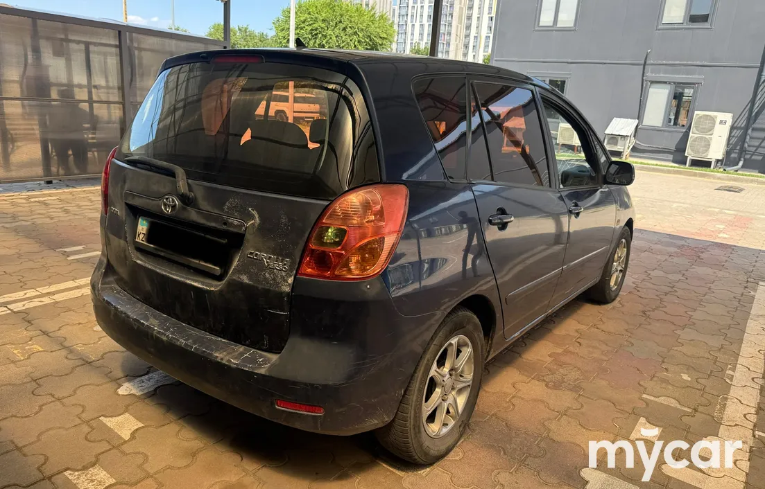 Toyota Corolla Verso 2001