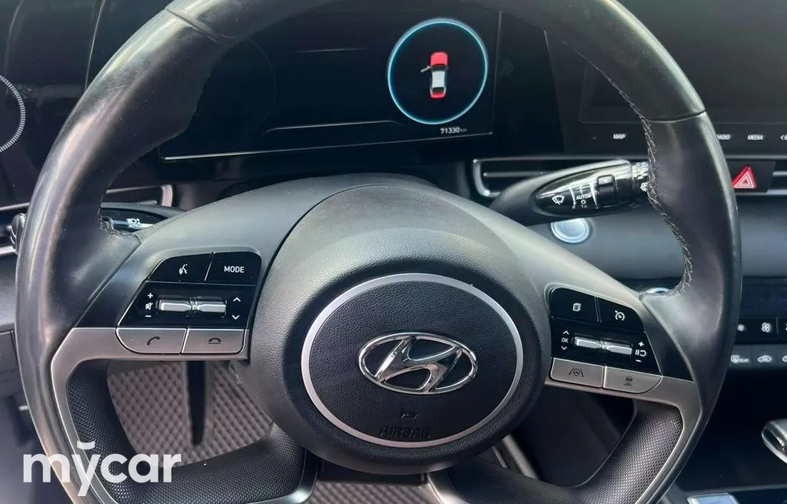 Hyundai Elantra 2023