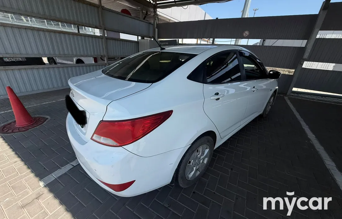 Hyundai Accent 2015