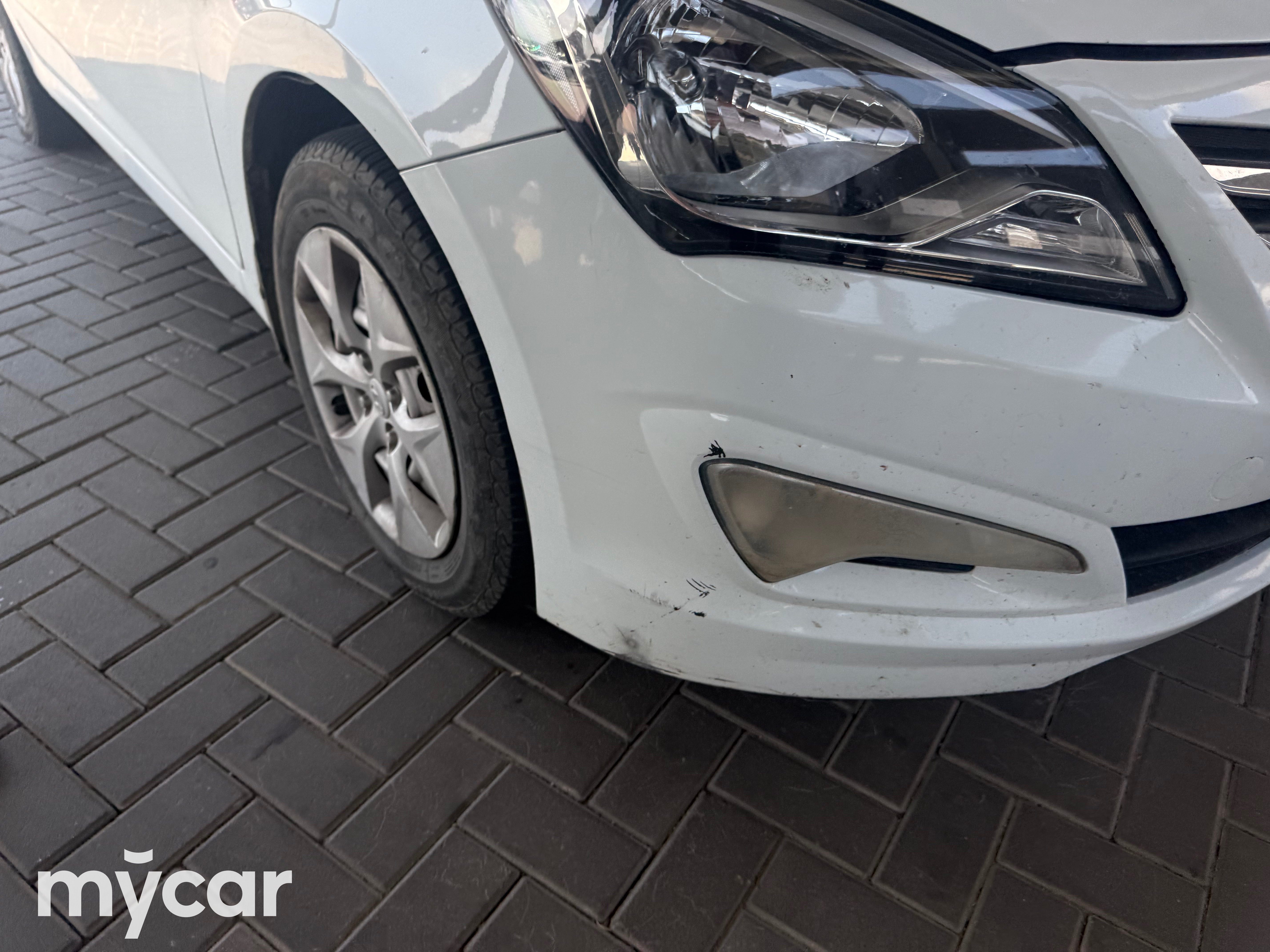Hyundai Accent 2015
