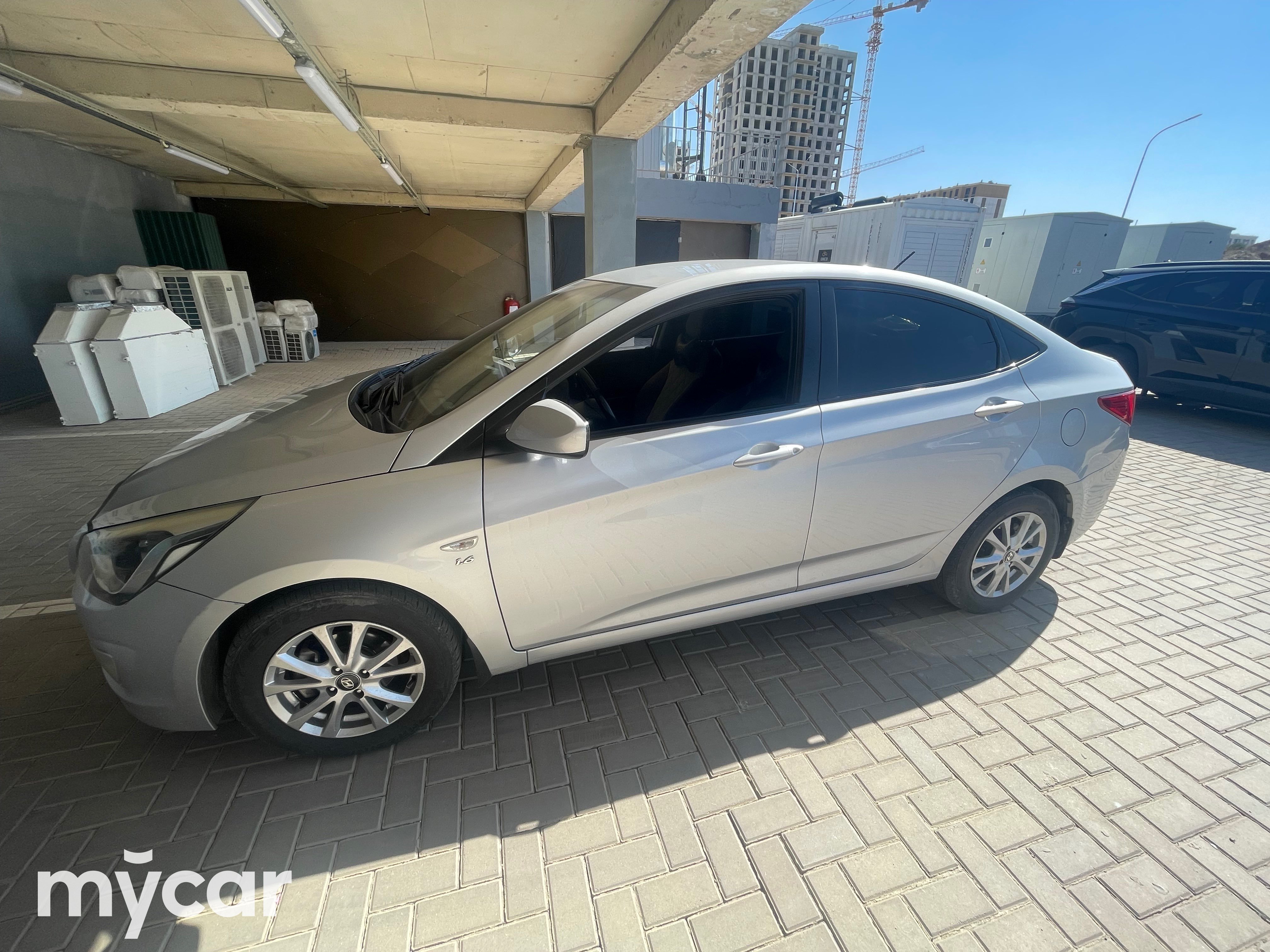Hyundai Accent 2015