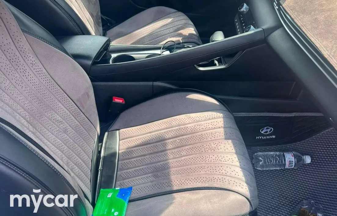 Hyundai Elantra 2023