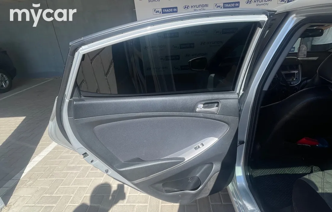 Hyundai Accent 2015