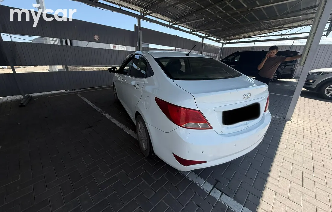 Hyundai Accent 2015