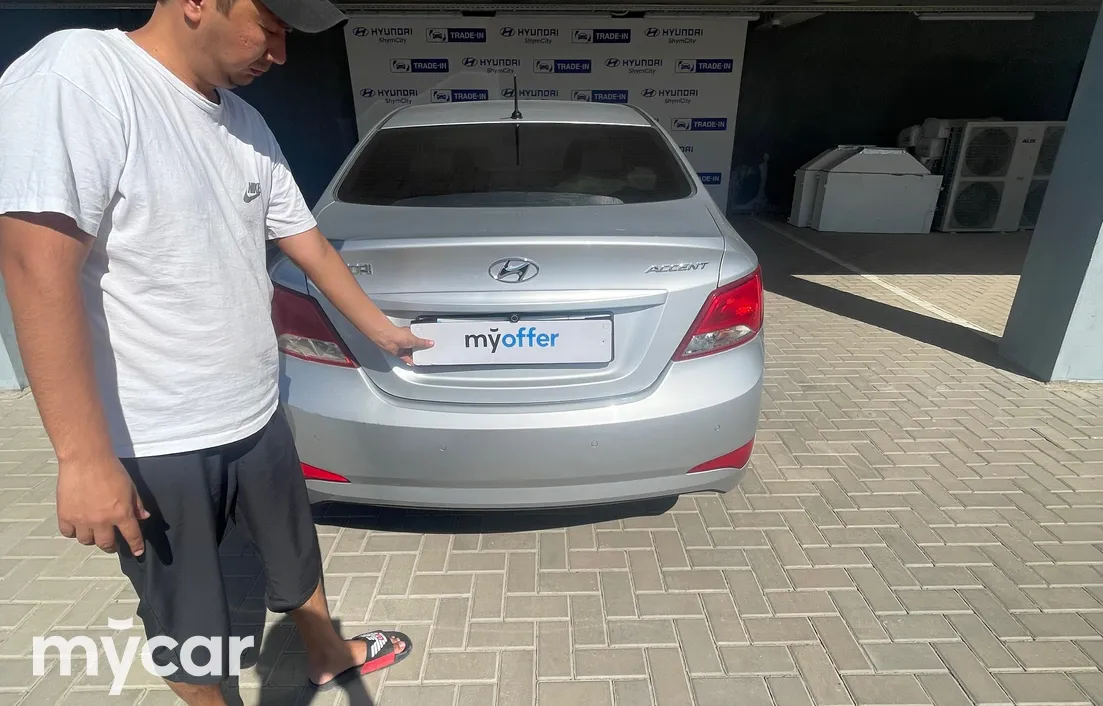 Hyundai Accent 2015
