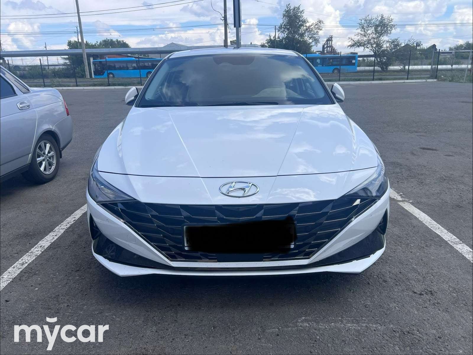 Hyundai Elantra 2023