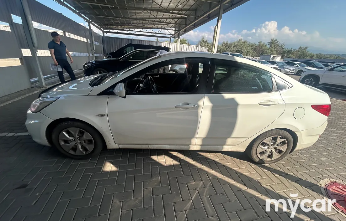 Hyundai Accent 2014