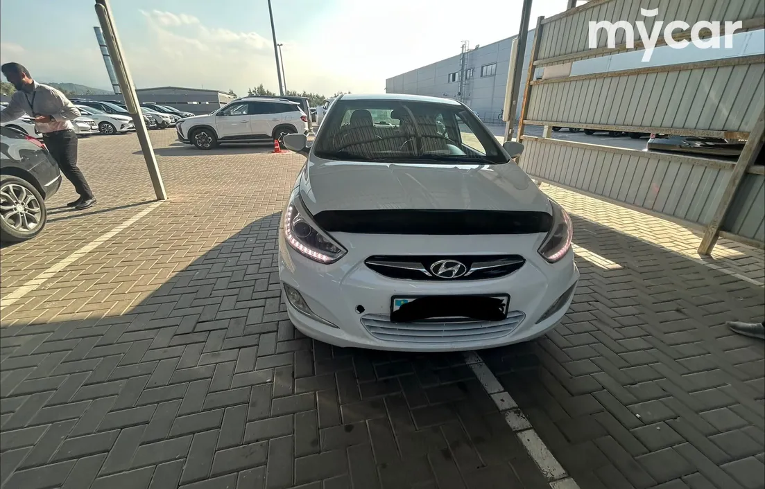 Hyundai Accent 2014