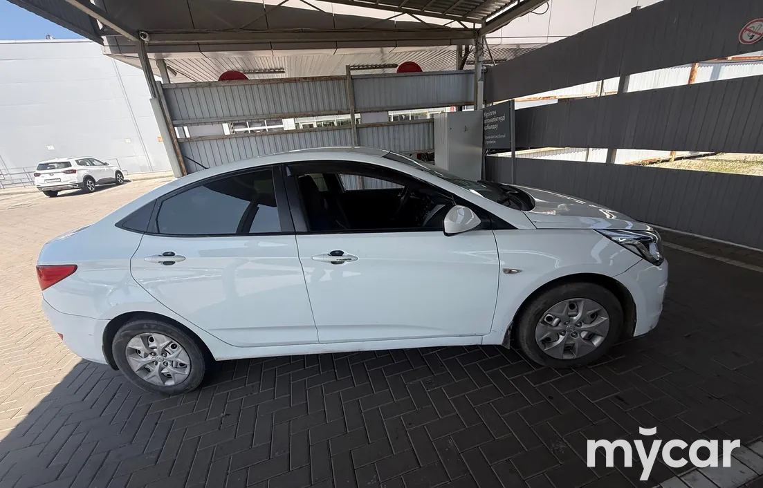 Hyundai Accent 2015