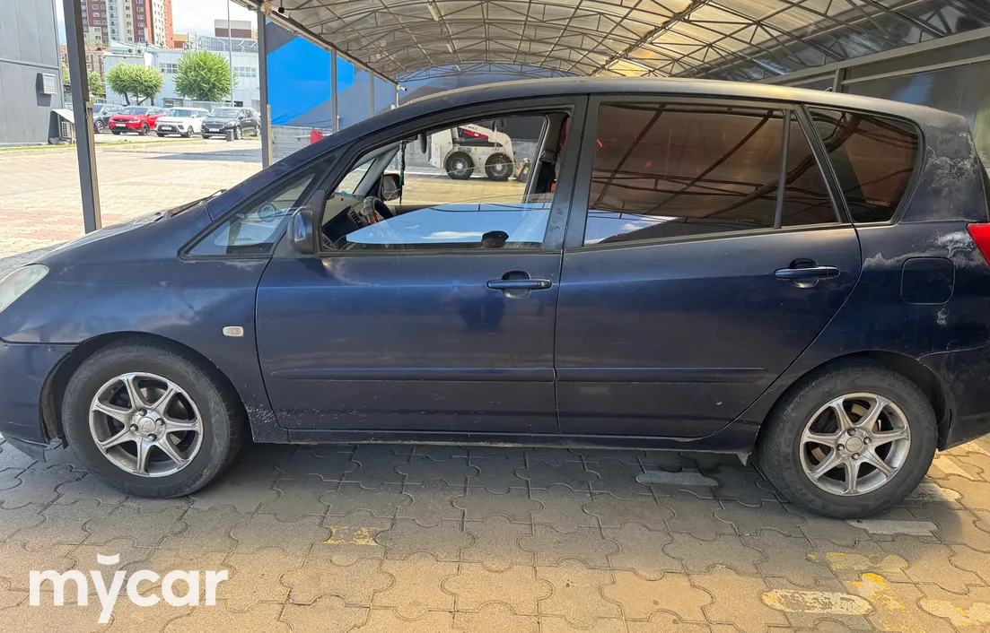 Toyota Corolla Verso 2001