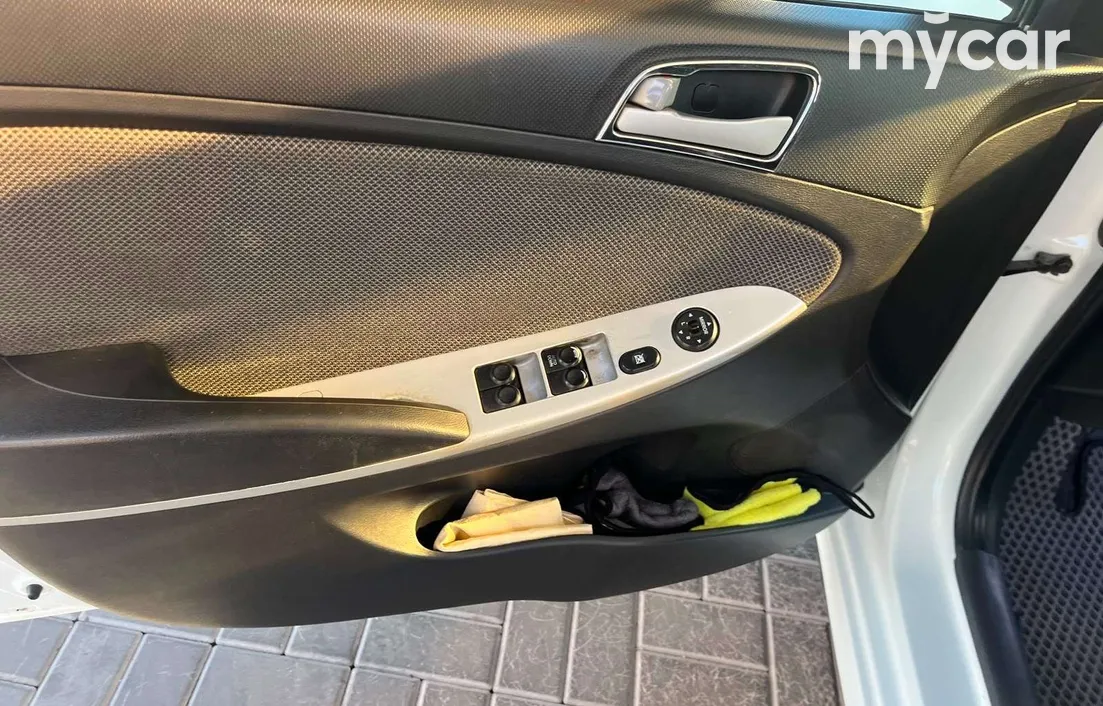 Hyundai Accent 2011