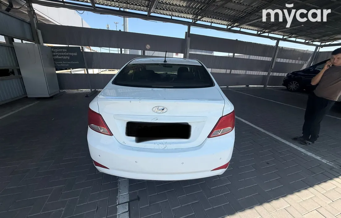 Hyundai Accent 2015