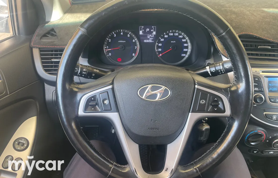 Hyundai Accent 2015