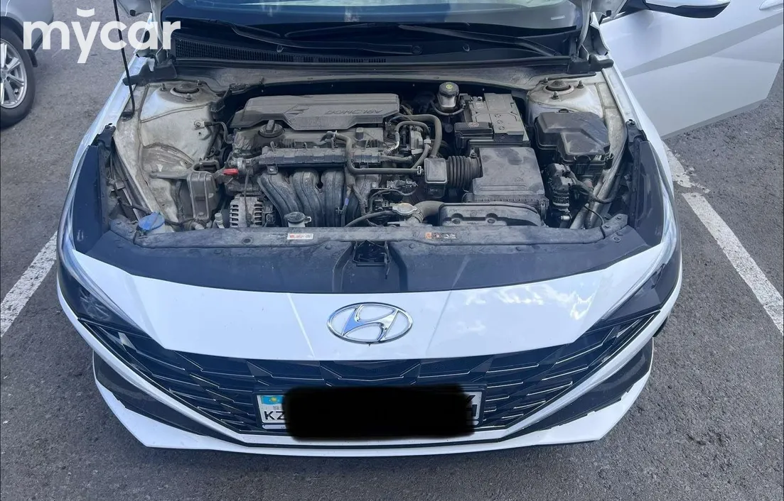 Hyundai Elantra 2023
