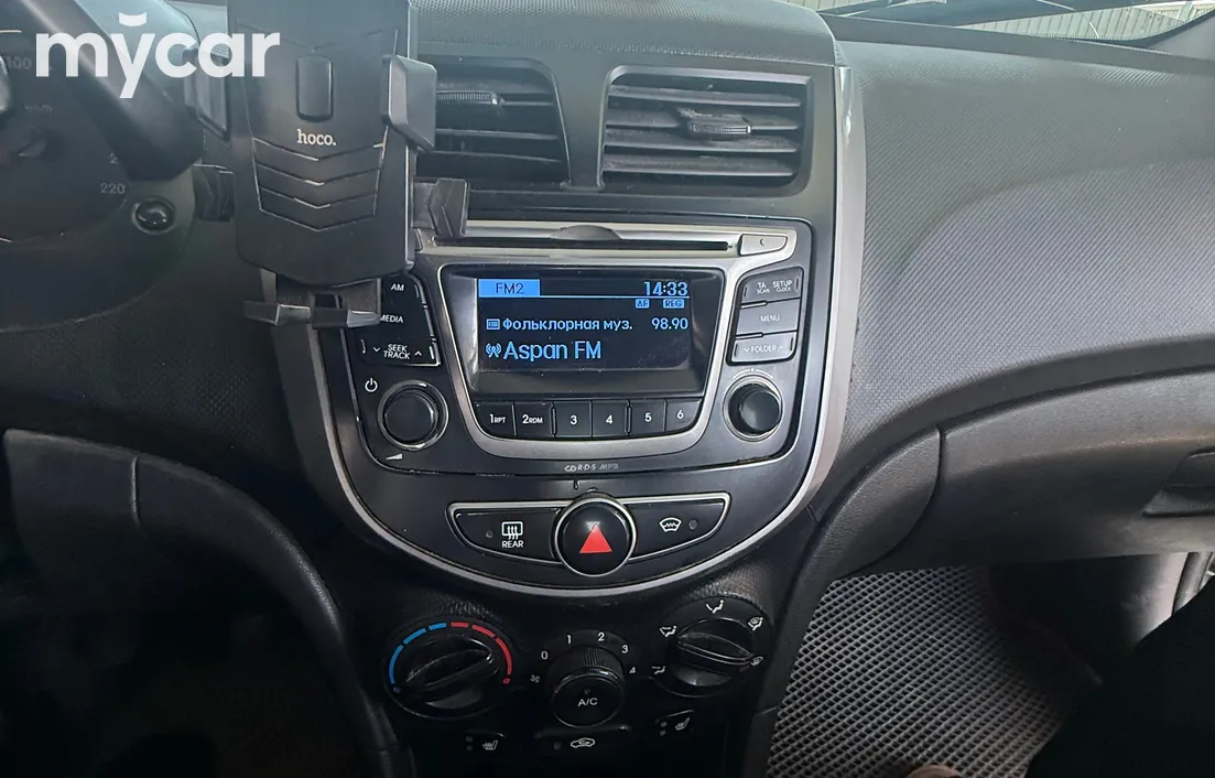 Hyundai Accent 2015