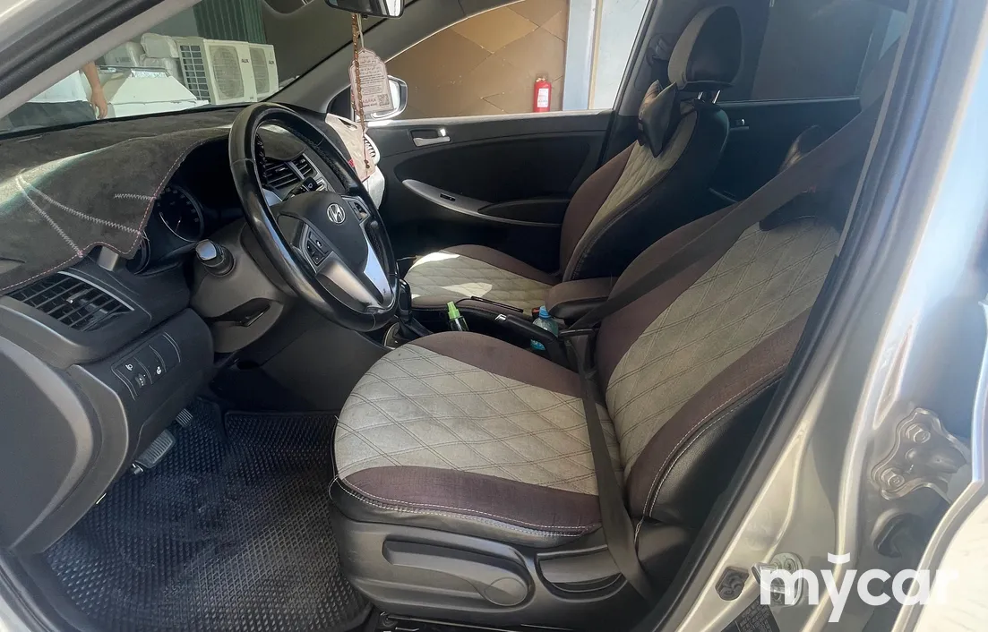 Hyundai Accent 2015