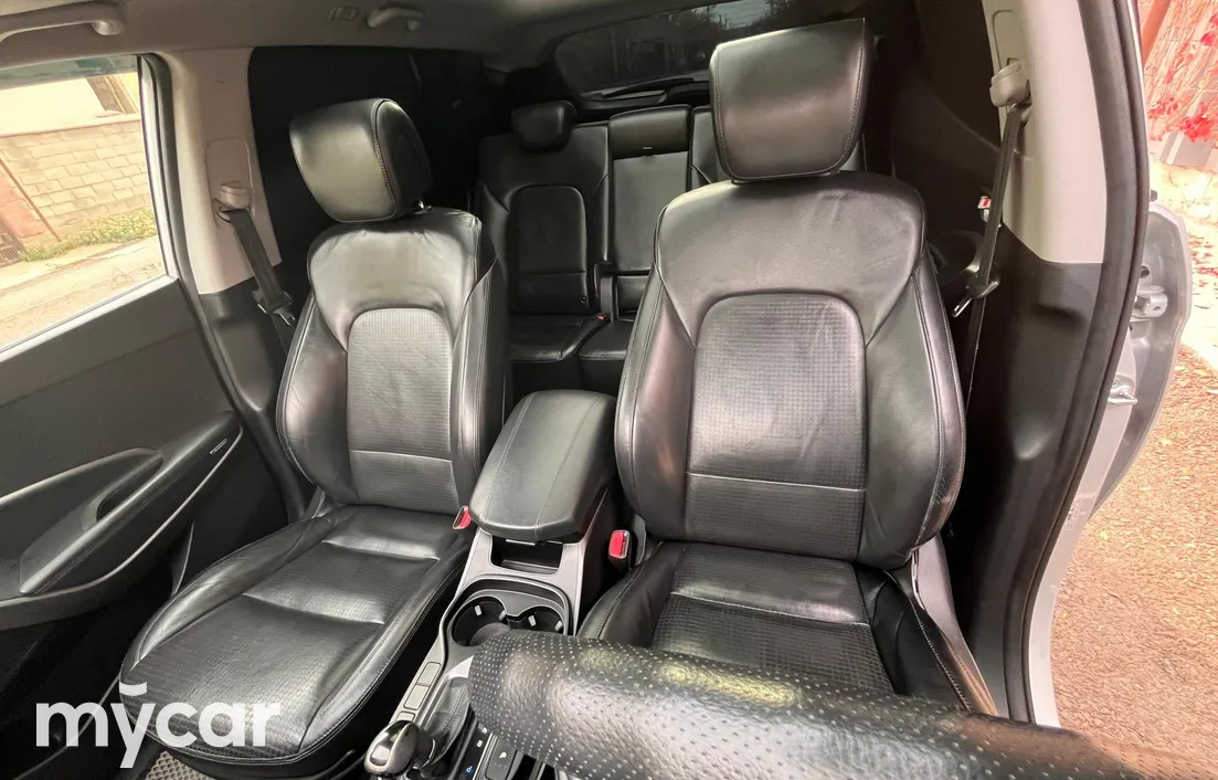 Hyundai Santa Fe 2013