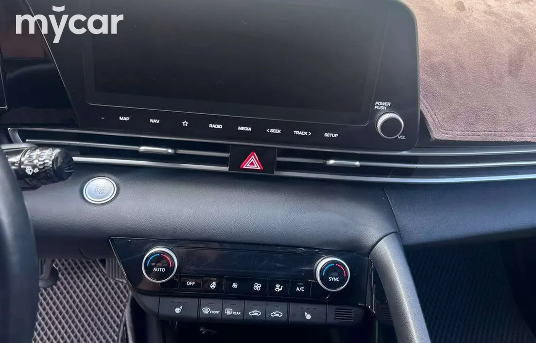 Hyundai Elantra 2023
