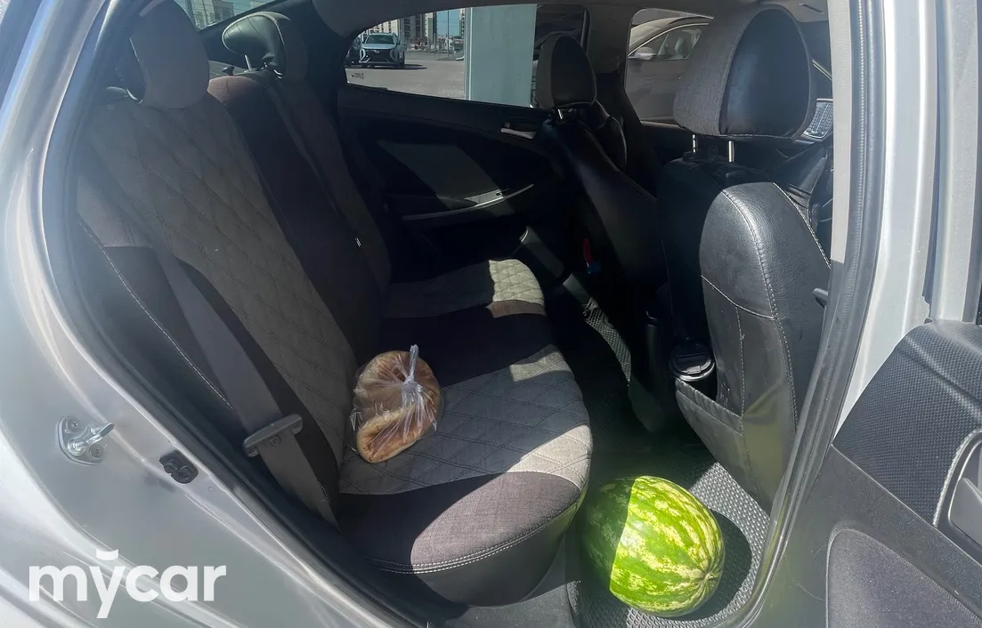 Hyundai Accent 2015