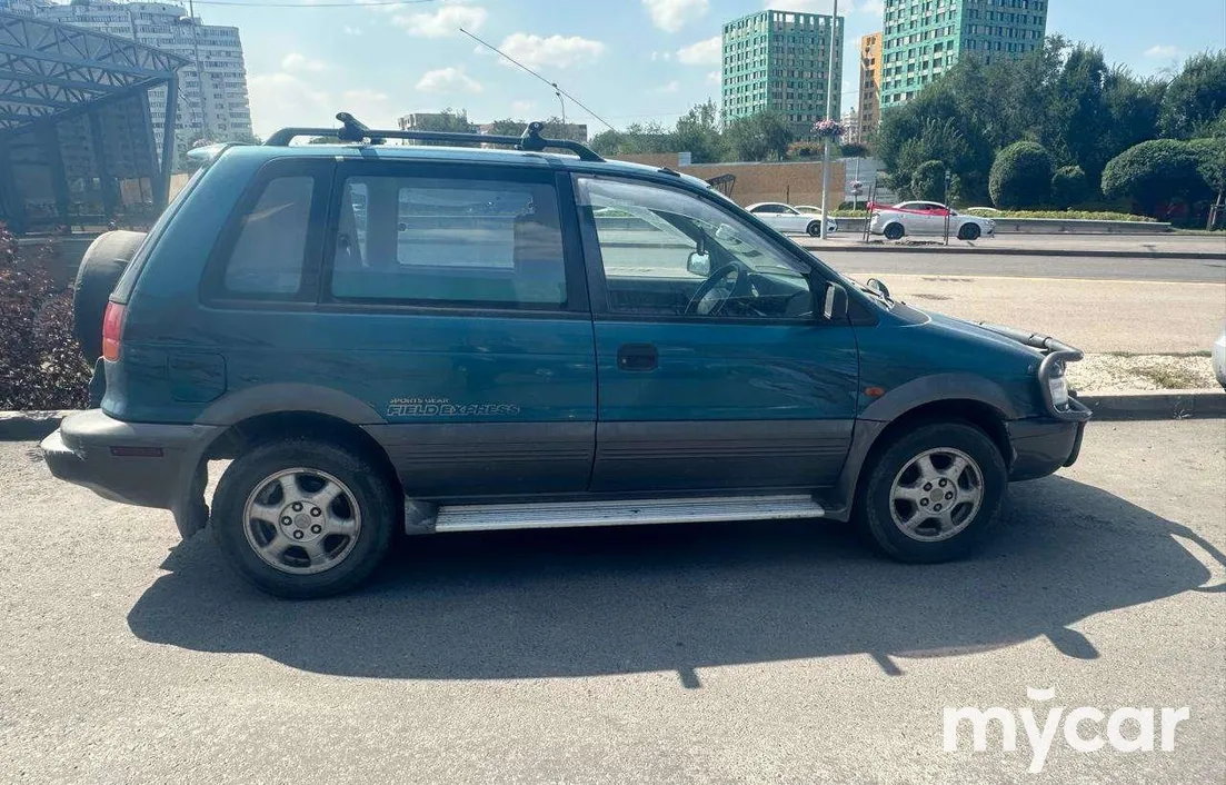Mitsubishi RVR 1996