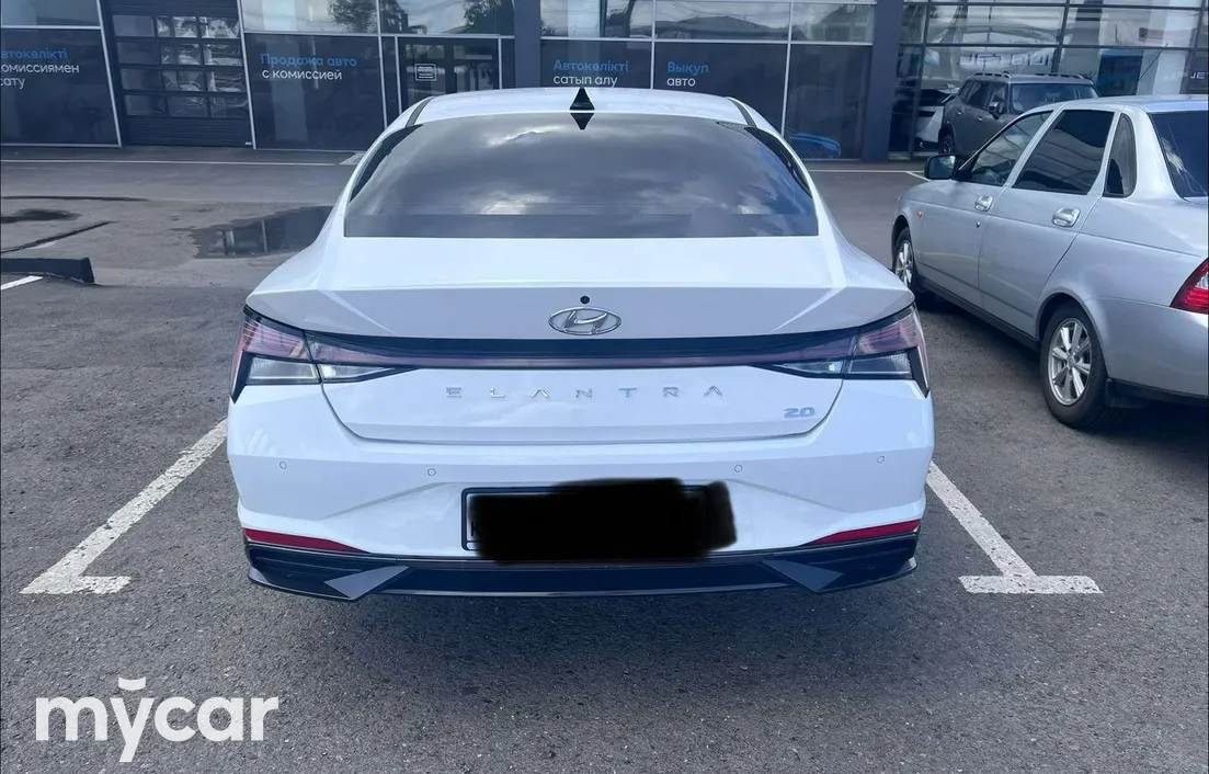 Hyundai Elantra 2023