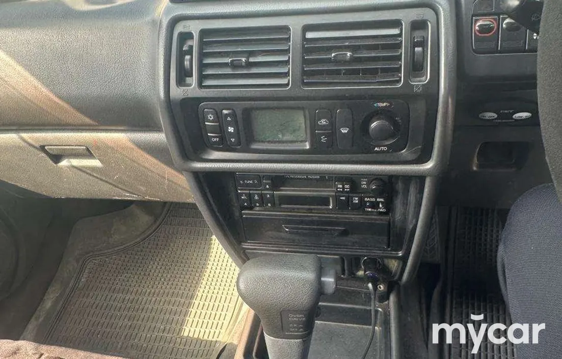 Mitsubishi RVR 1996
