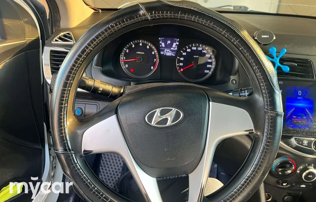 Hyundai Accent 2011
