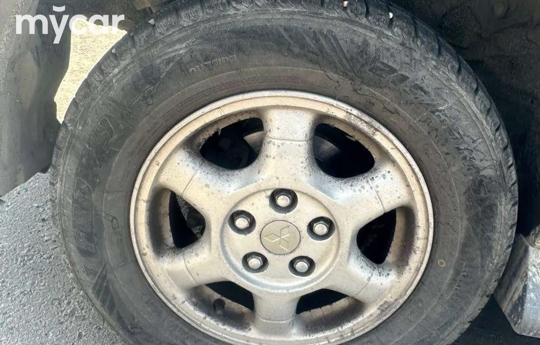 Mitsubishi RVR 1996