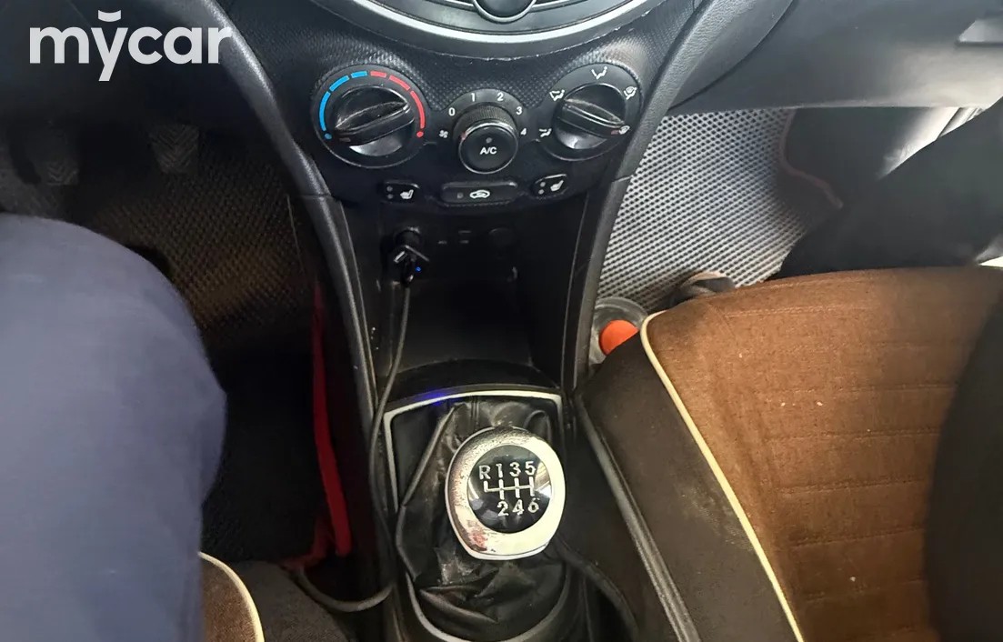 Hyundai Accent 2015