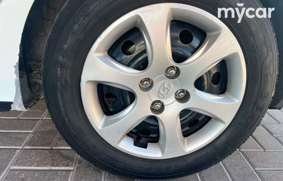 Hyundai Accent 2011