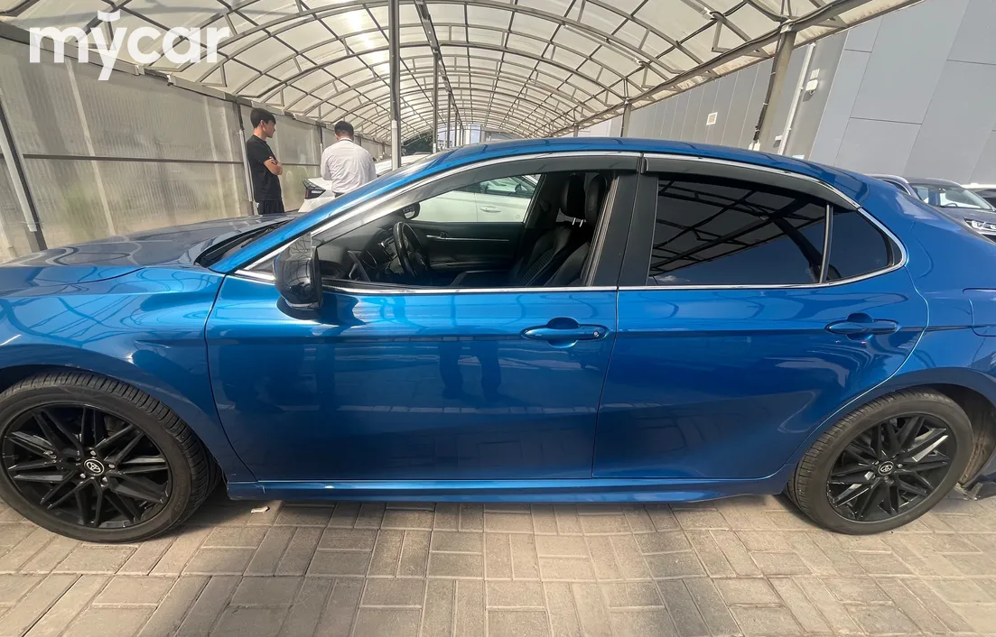 Toyota Camry 2019