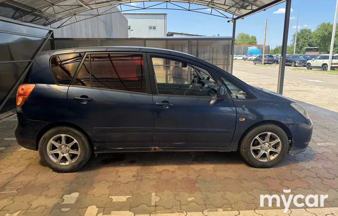 Toyota Corolla Verso 2001