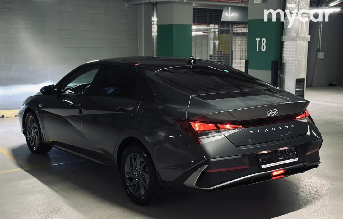 Hyundai Elantra 2024