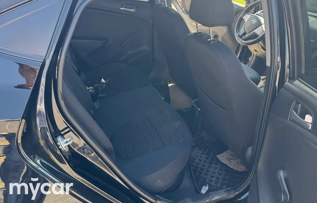 Hyundai Accent 2015