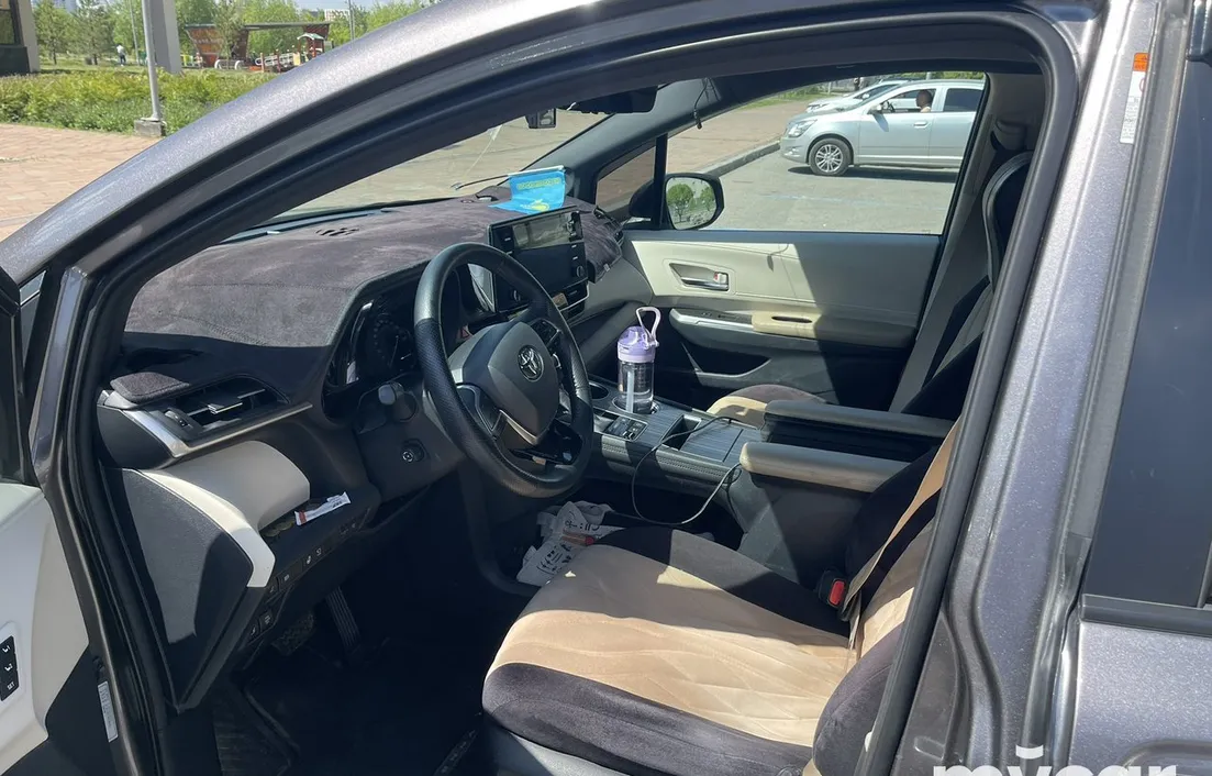 Toyota Sienna 2021