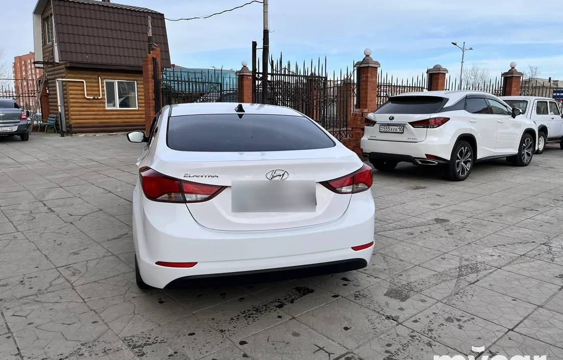 Hyundai Elantra 2015