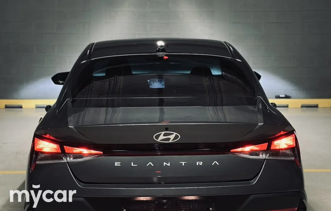Hyundai Elantra 2024