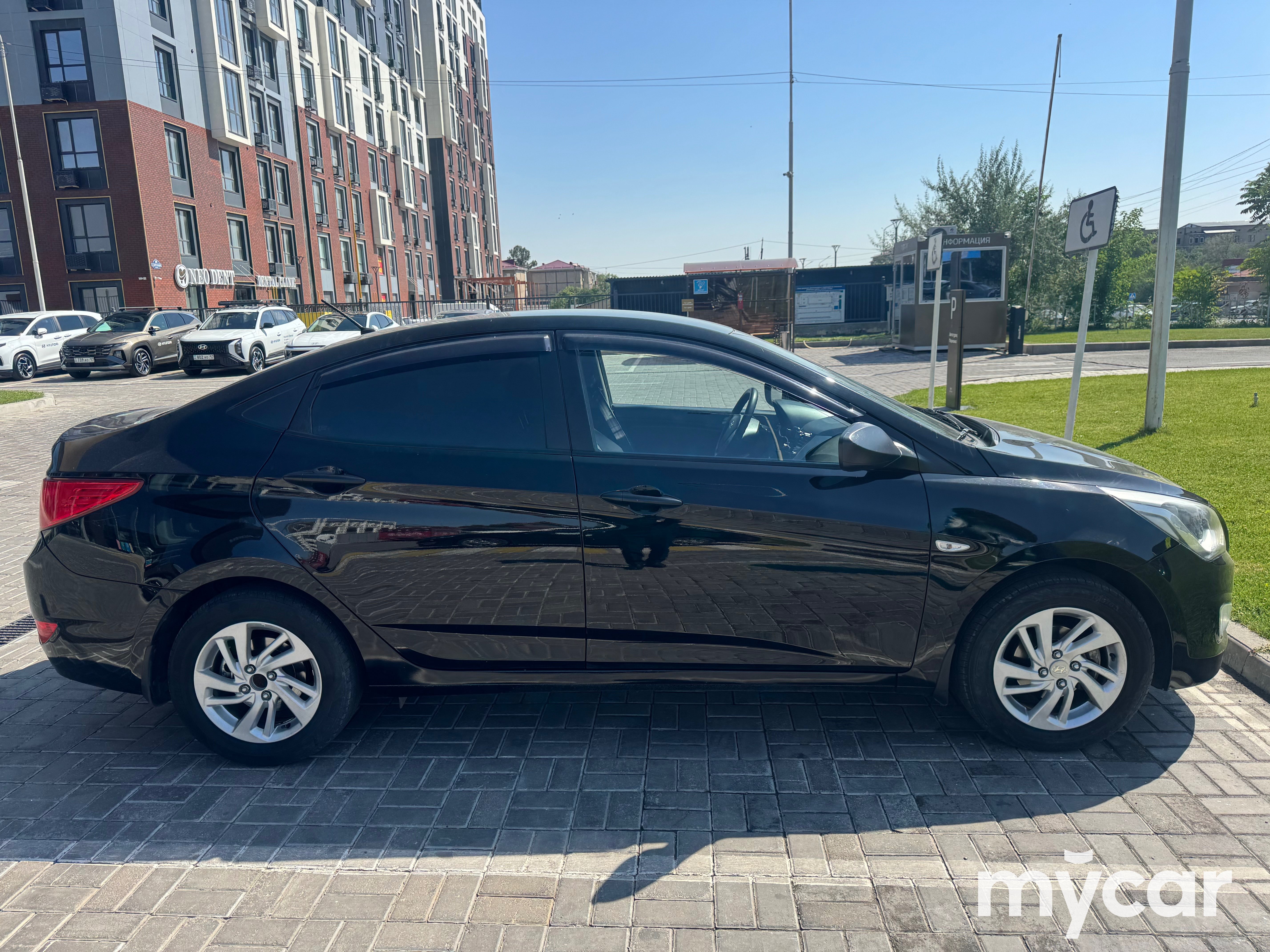 Hyundai Accent 2015