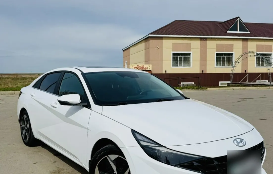 Hyundai Elantra 2023