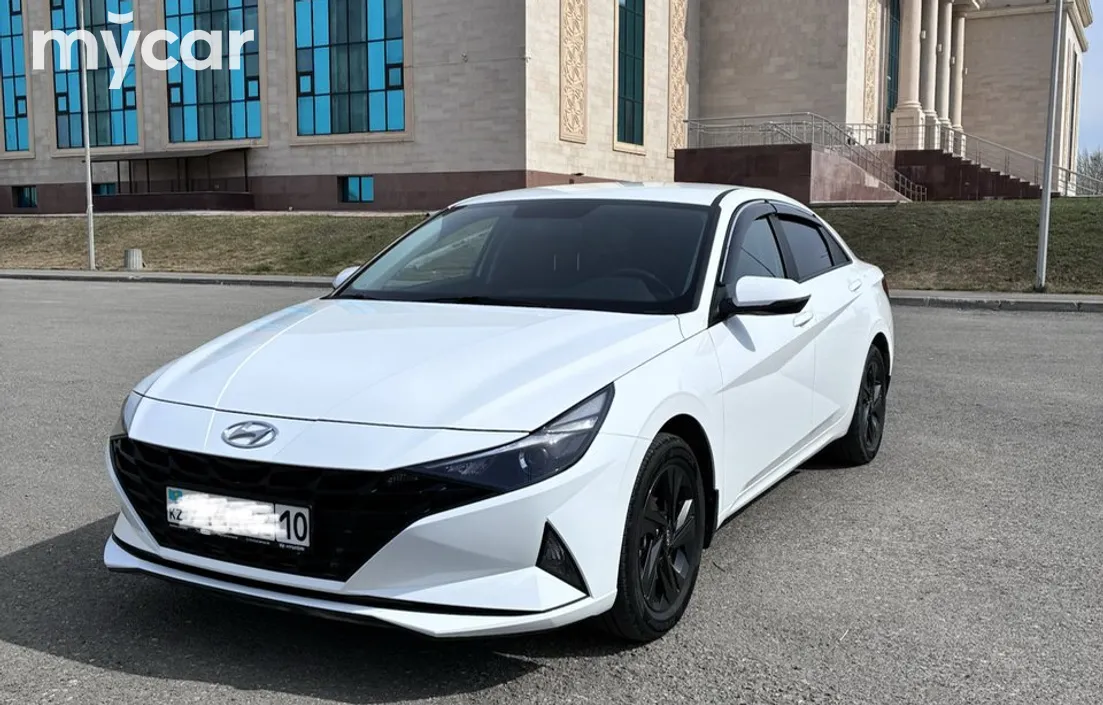 Hyundai Elantra 2023