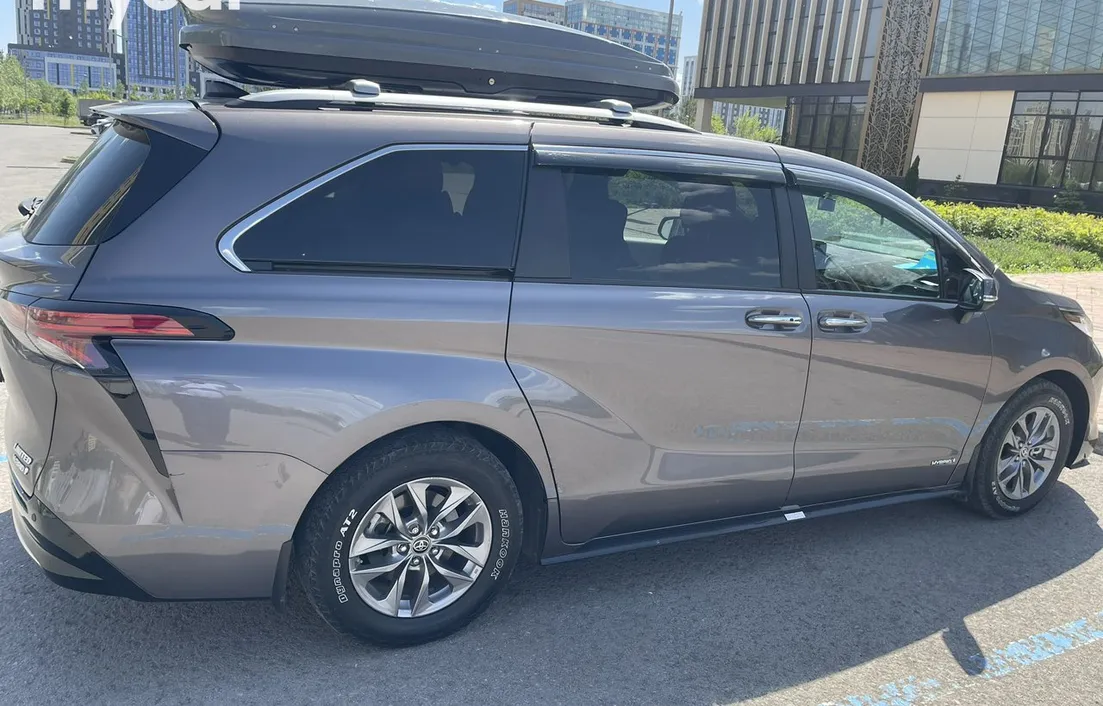 Toyota Sienna 2021
