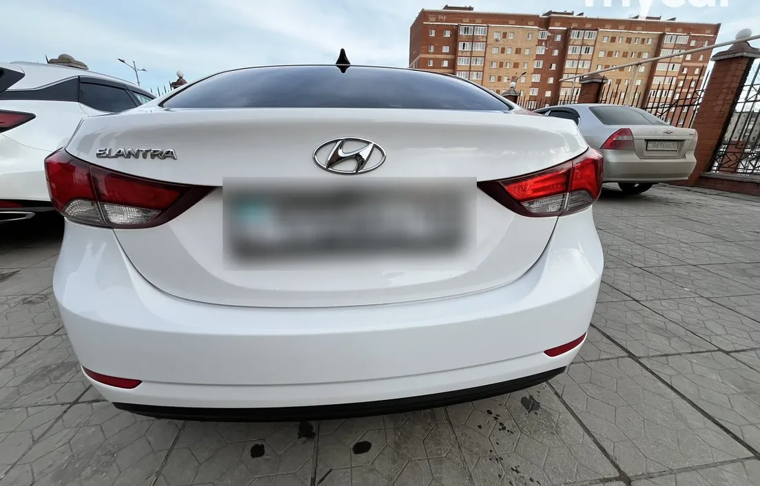 Hyundai Elantra 2015