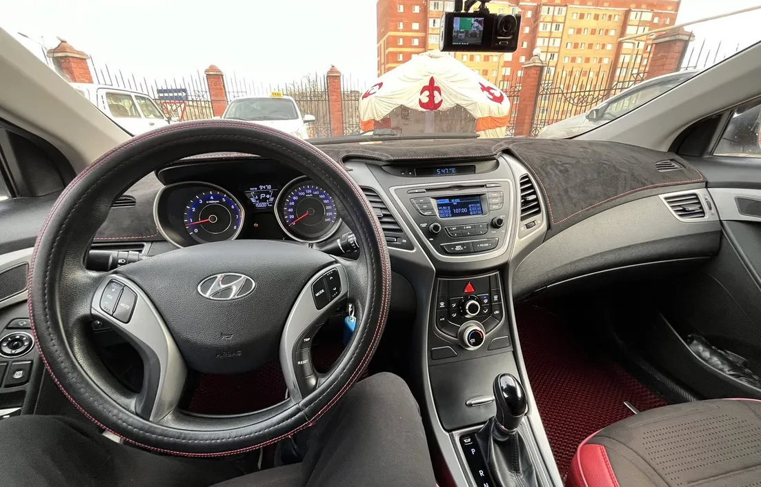 Hyundai Elantra 2015