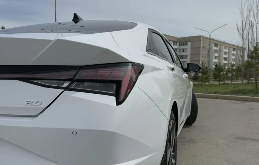 Hyundai Elantra 2023